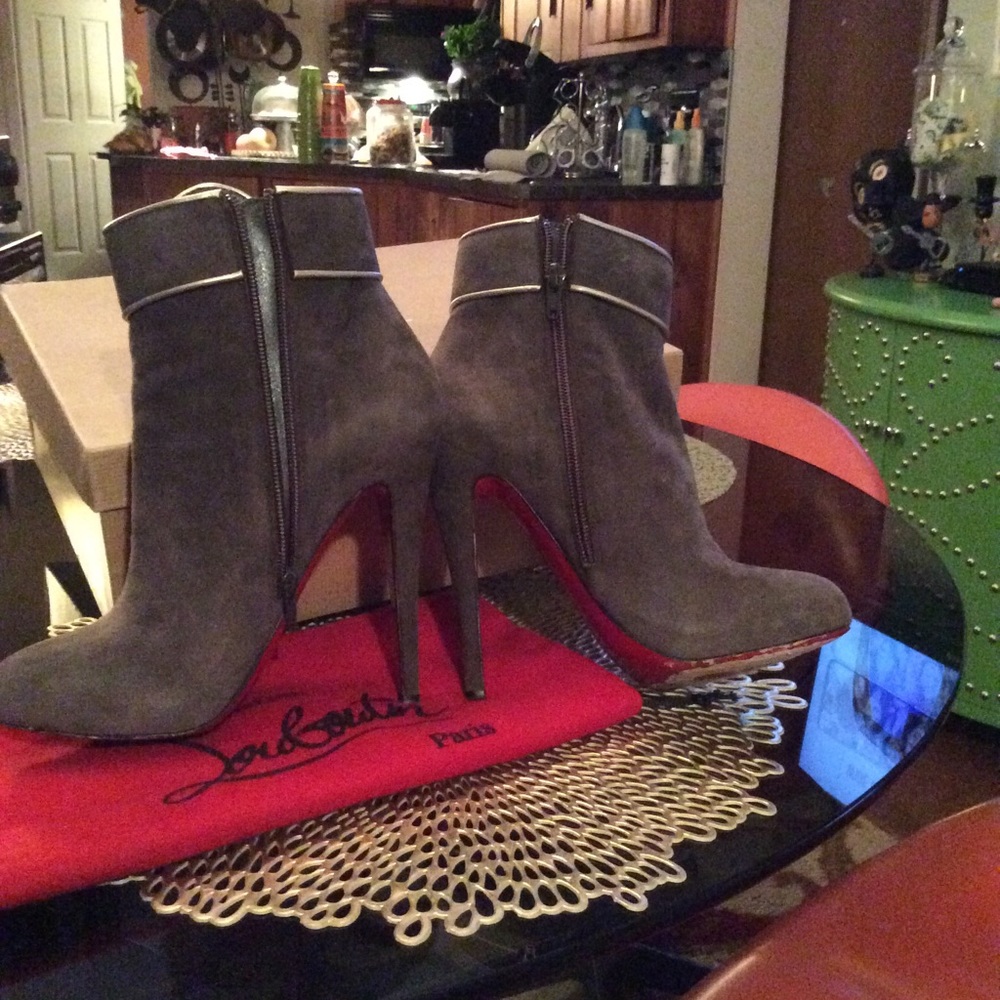 Authentic LouBoutin - Picture 3 of 11
